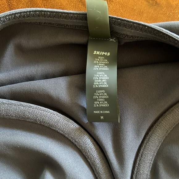 Skims One piece bathing suit - Picture 3 of 8